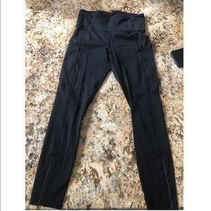 Size 6 Lulu lemon cropped leggings